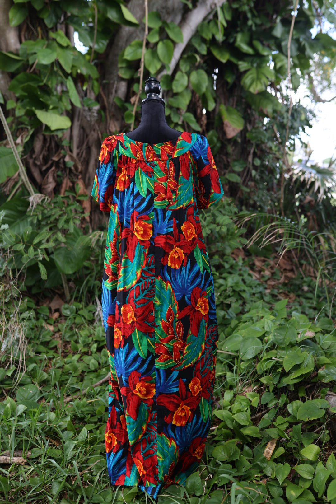 Vintage Hilo Hattie muumuu