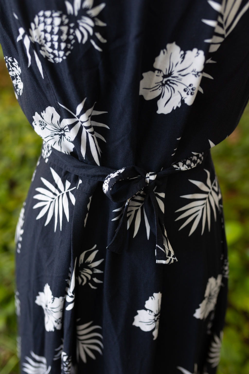 Vintage 90s APART Tropical Pineapple & Hibiscus Rayon Dress | Navy Blue Tiki Picnic Dress | Petite 12P