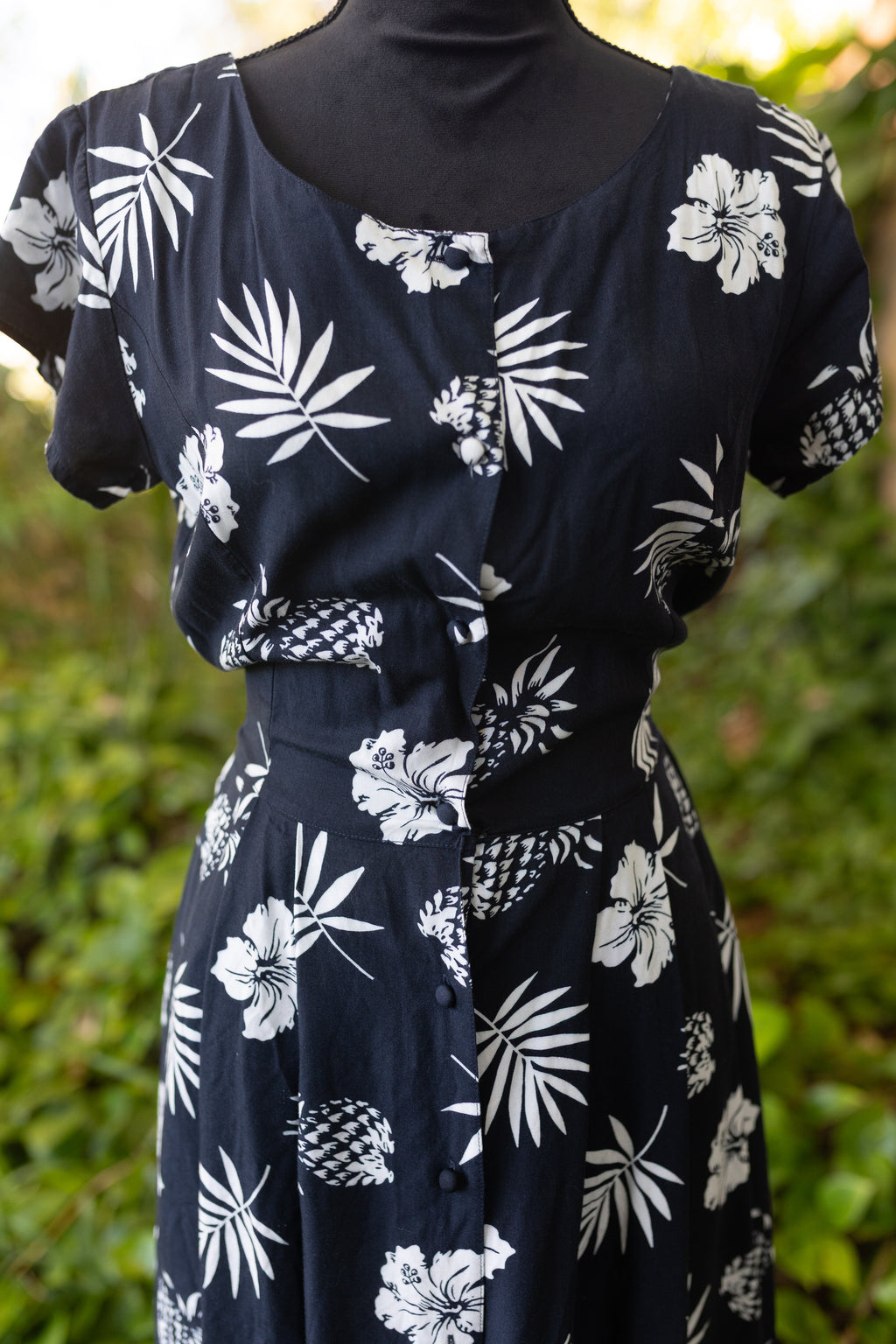 Vintage 90s APART Tropical Pineapple & Hibiscus Rayon Dress | Navy Blue Tiki Picnic Dress | Petite 12P