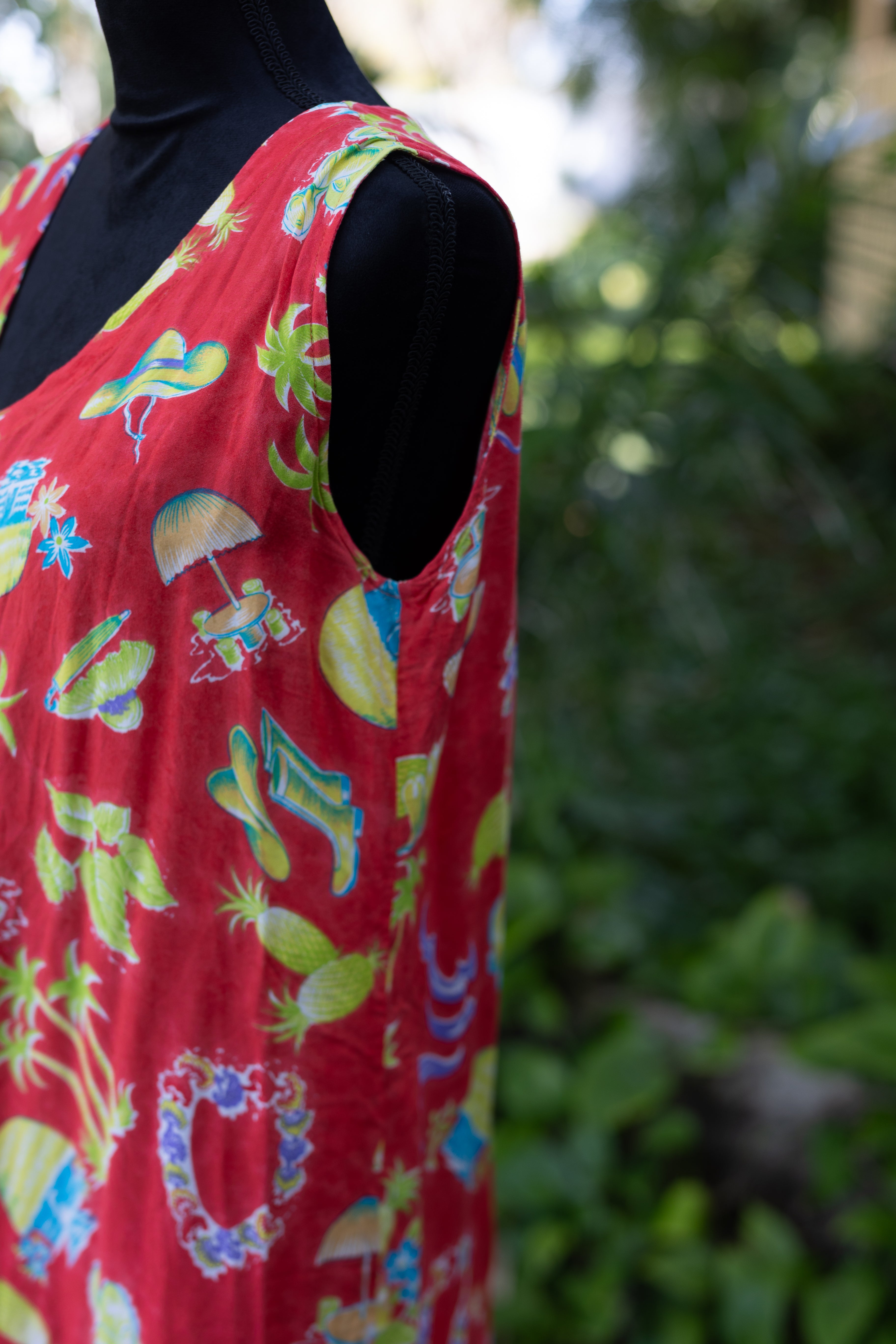 Vintage Island Planet Miami Beach Tropical Hibiscus Rayon Dress – Red/White