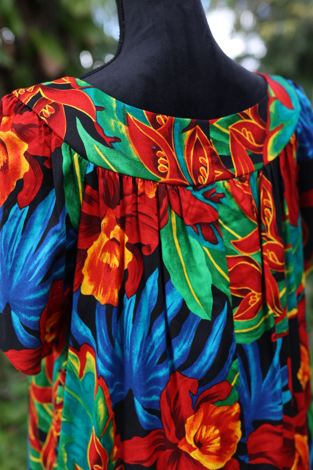 Vintage Hilo Hattie muumuu
