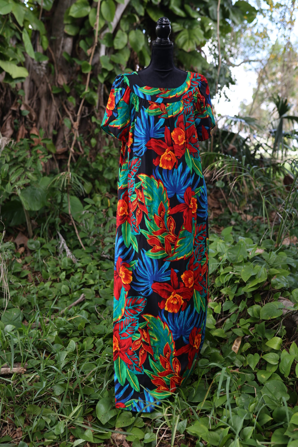 Vintage Hilo Hattie muumuu