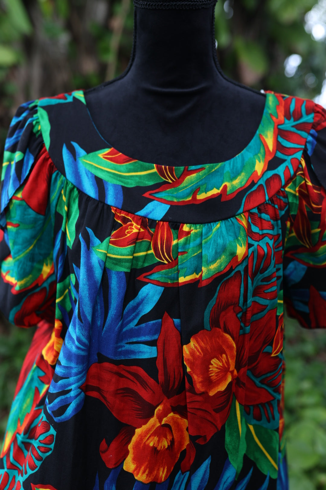 Vintage Hilo Hattie muumuu