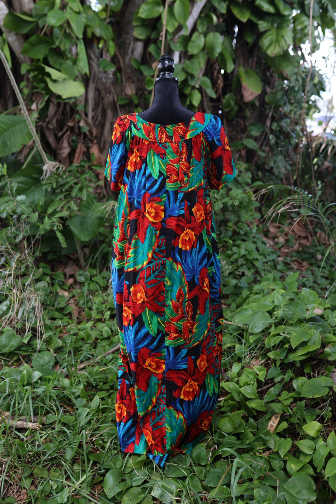 Vintage Hilo Hattie muumuu