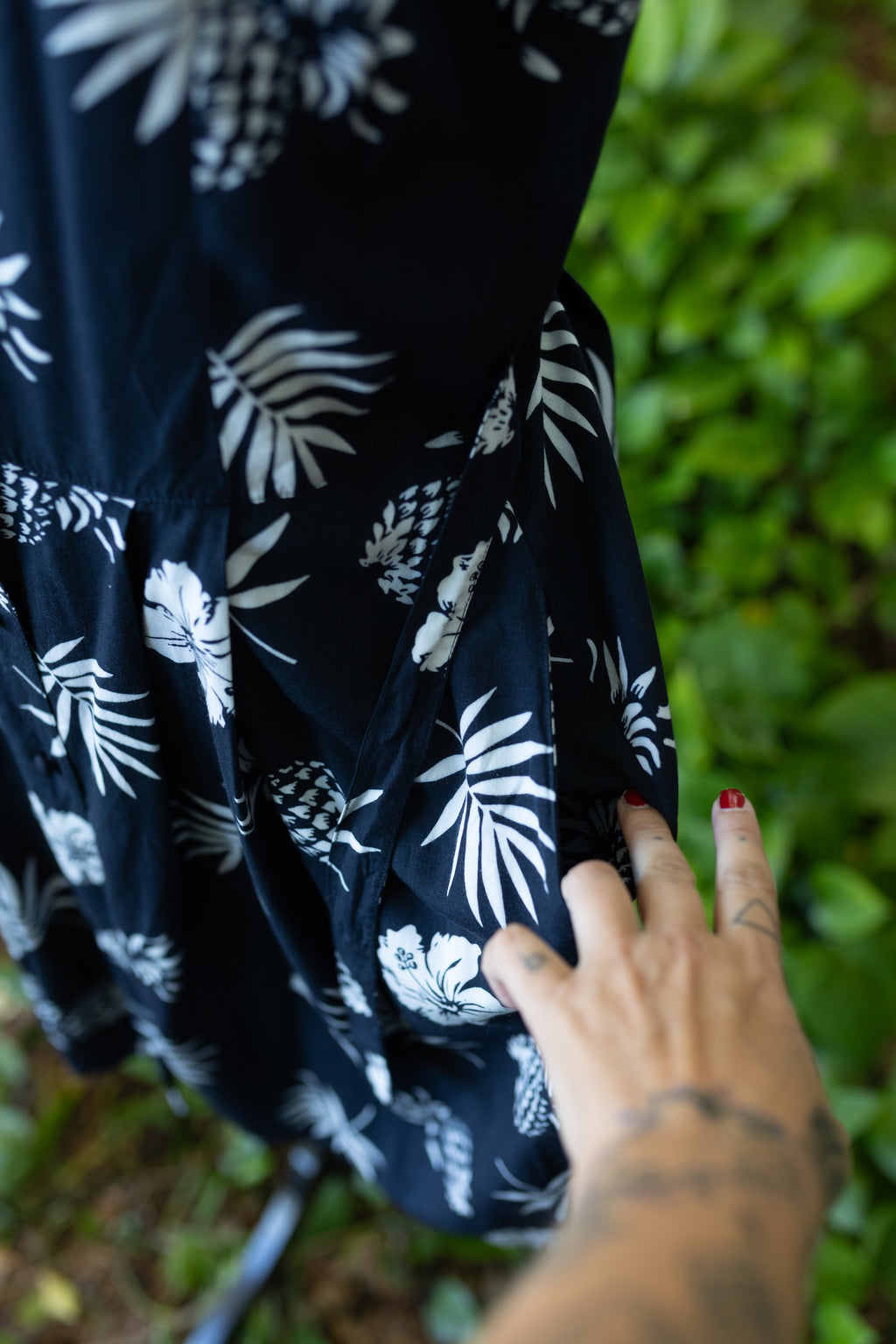 Vintage 90s APART Tropical Pineapple & Hibiscus Rayon Dress | Navy Blue Tiki Picnic Dress | Petite 12P