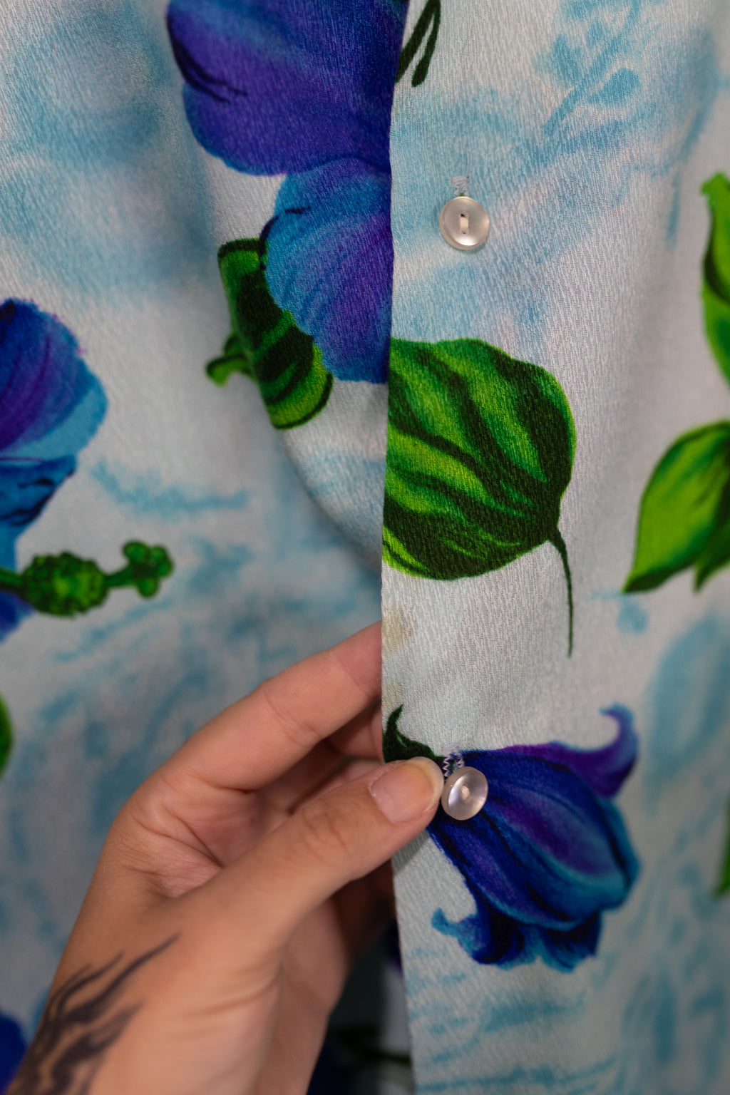Vintage XL Blue Hibiscus Aloha Shirt - Vibrant Tropical Print