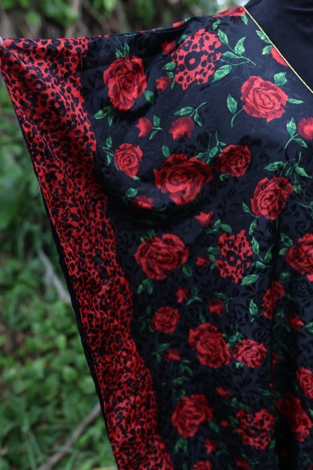 Vintage Caftan Black Rose
