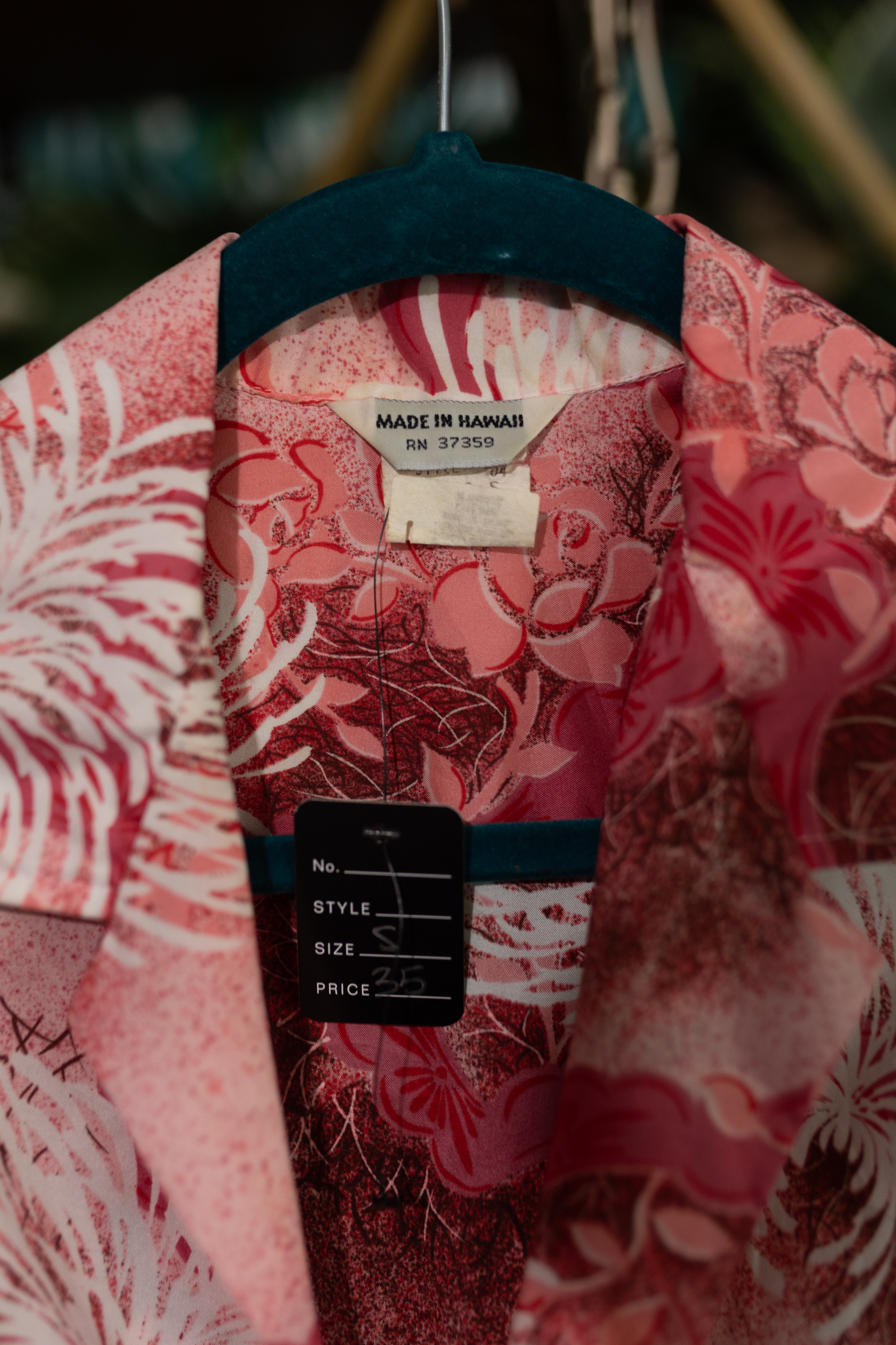 Vintage Hawaiian Floral Button-Up Shirt - Made in Hawaii