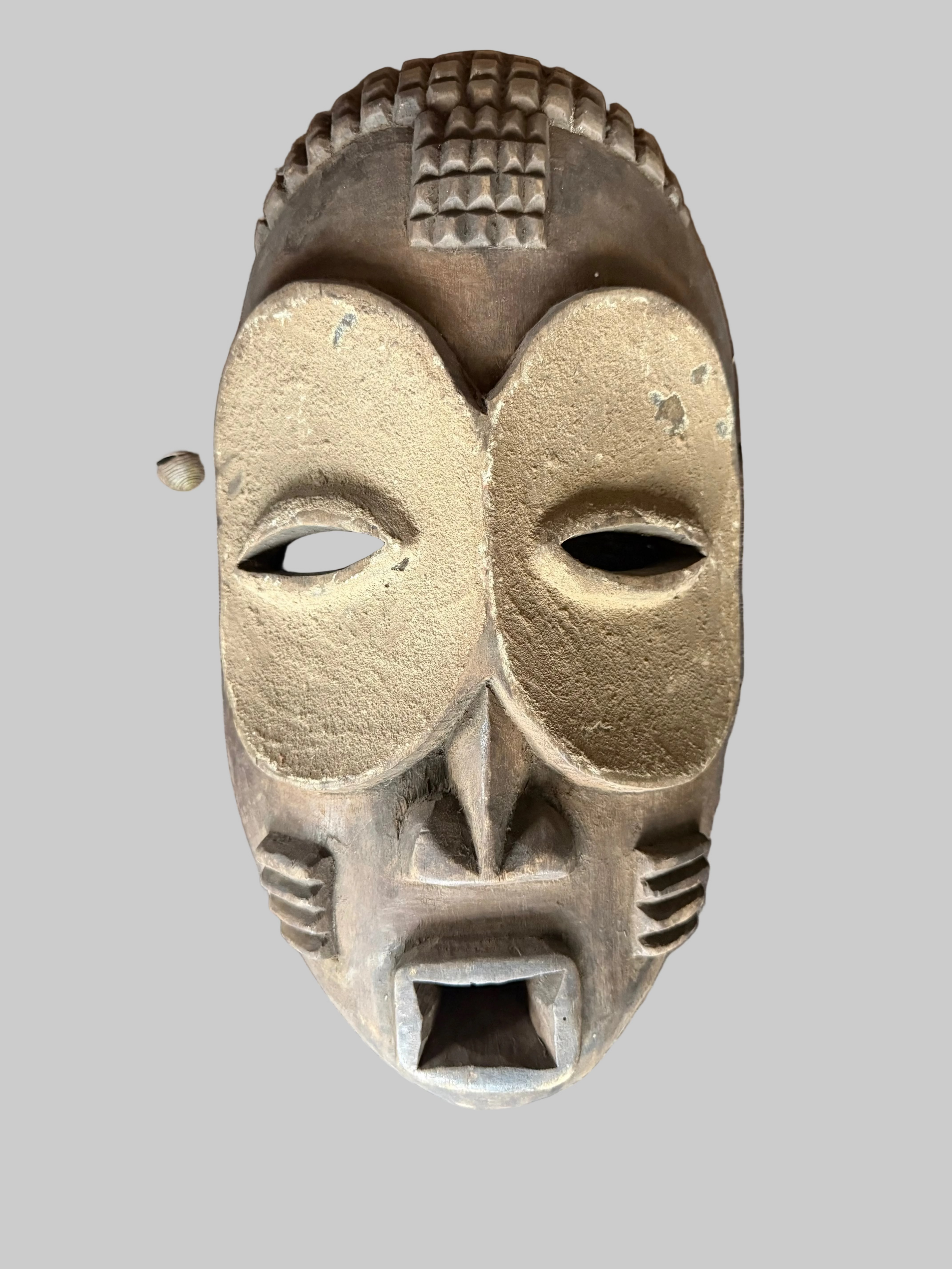 Vintage Hand-Carved Wooden African Pende Mask – Tribal Wall Art, Mid-Century Folk Art Decor